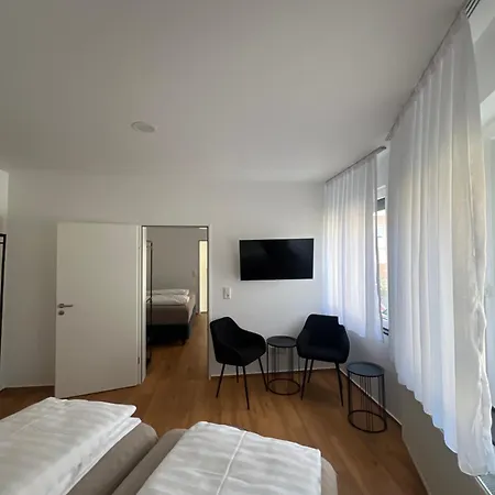 Zwei A Altstadt Леверкузен